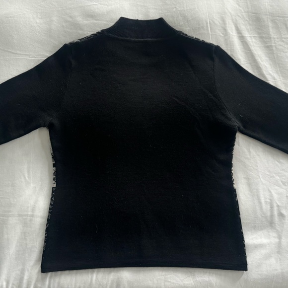 Black and Gray Patterned Sweater - Picture 2 of 3